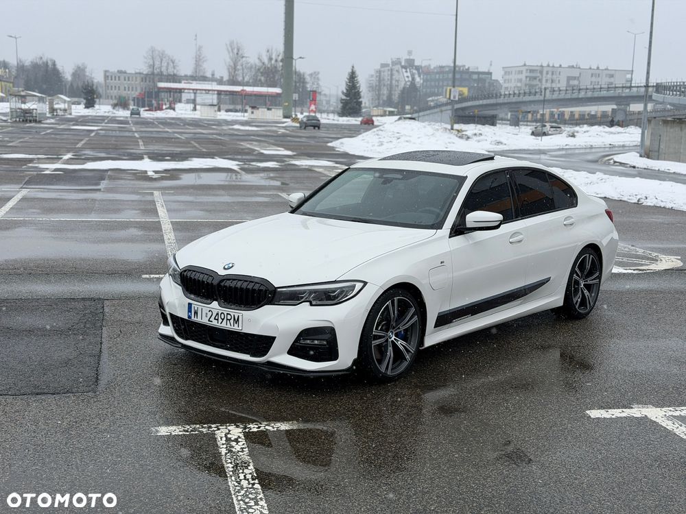 BMW Seria 3 330e M Sport sport - 24