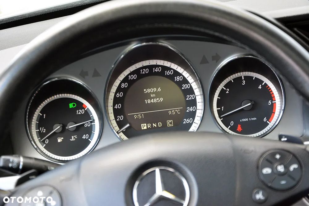 Mercedes-Benz GLK 350 CDI DPF 4Matic 7G-TRONIC SPORT EDITION - 17