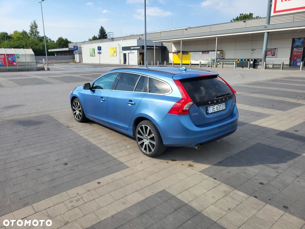 Volvo V60 D2 Momentum - 4