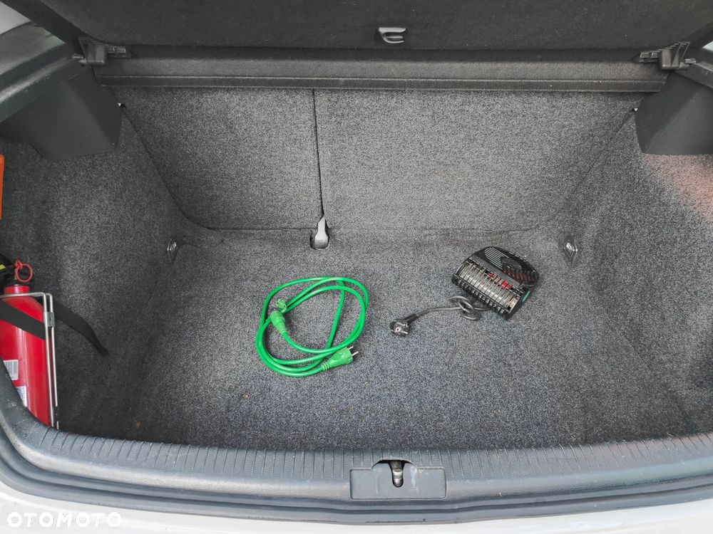 Volkswagen Golf - 5