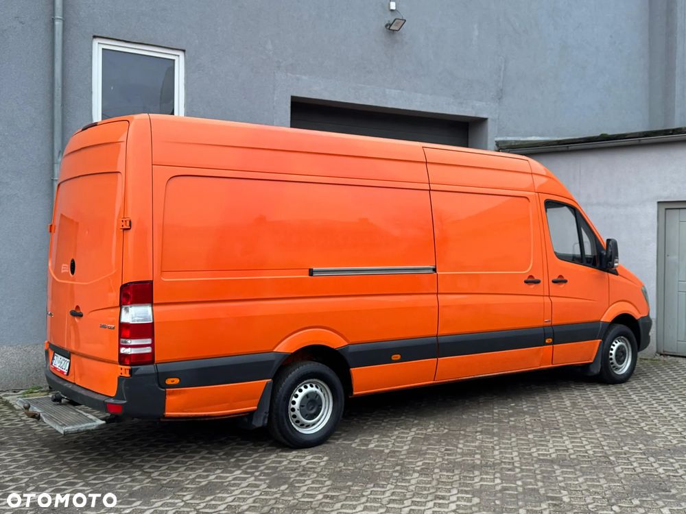 Mercedes-Benz Sprinter - 2