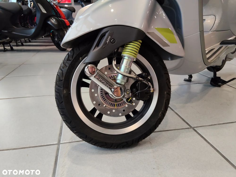 Vespa Primavera - 12