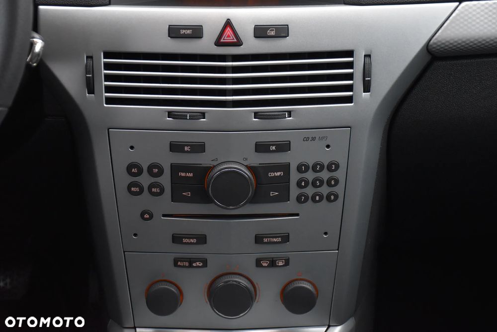 Opel Astra 1.8 Innovation - 24