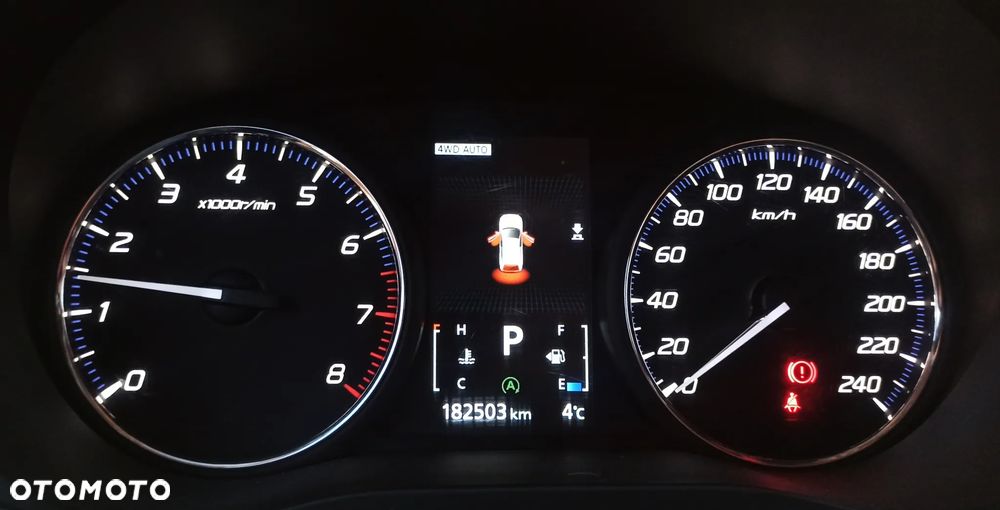 Mitsubishi Outlander 2.0 Intense 4WD CVT - 11