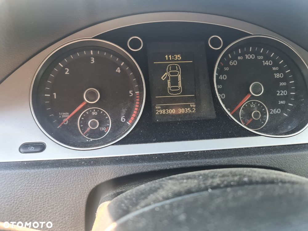 Volkswagen Passat - 4