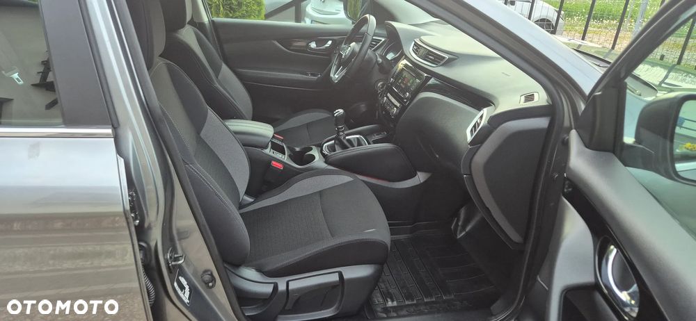 Nissan Qashqai 1.3 DIG-T N-WAY - 31