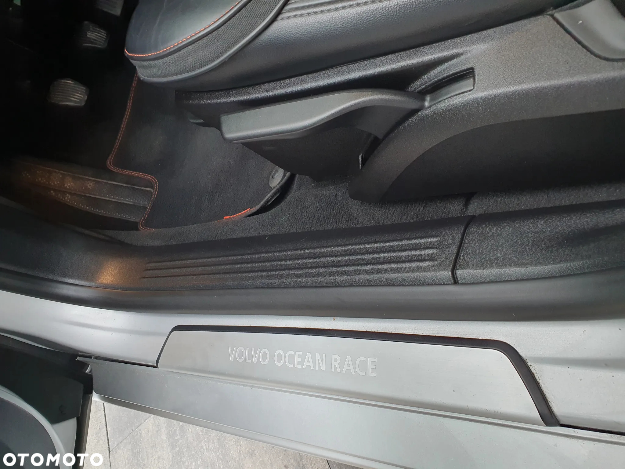 Volvo V40 D4 Drive-E Ocean Race - 32