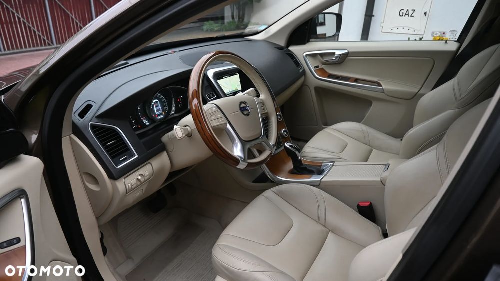 Volvo XC 60 D5 AWD Summum - 28