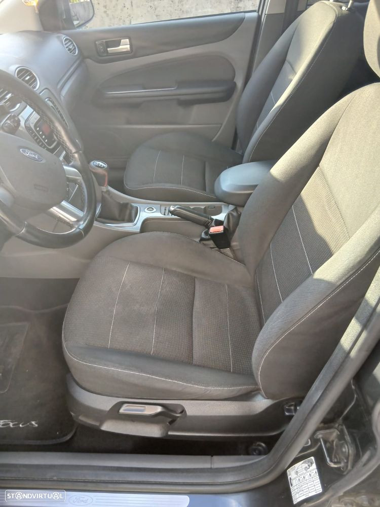 Ford Focus SW 1.6 TDCi Titanium - 10