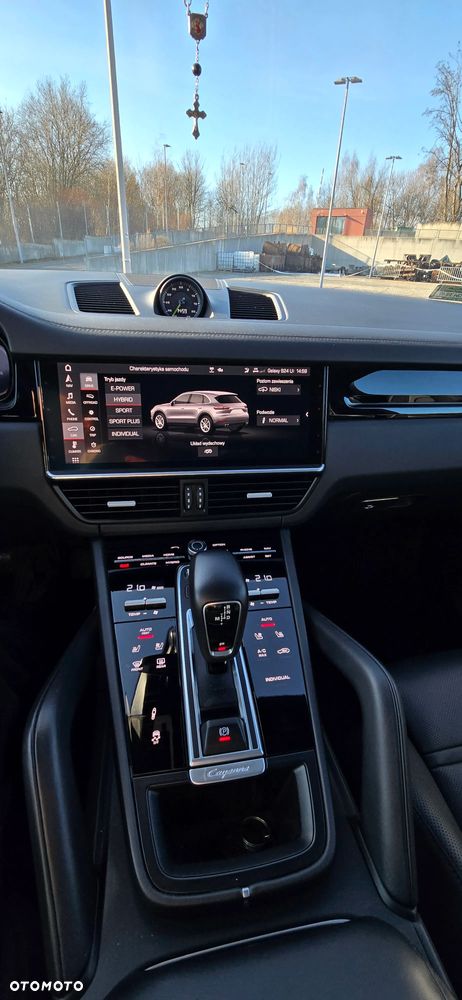Porsche Cayenne Standard - 24
