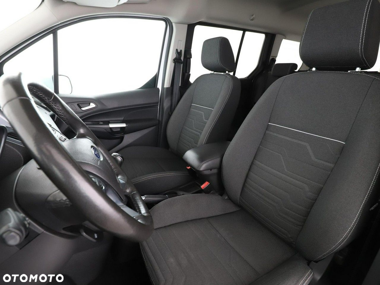 Ford Tourneo Connect Grand - 13