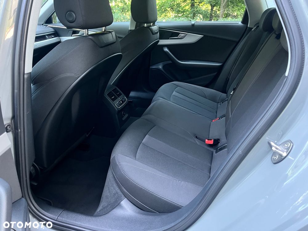 Audi A4 Avant 40 TDI quattro S tronic S line - 24