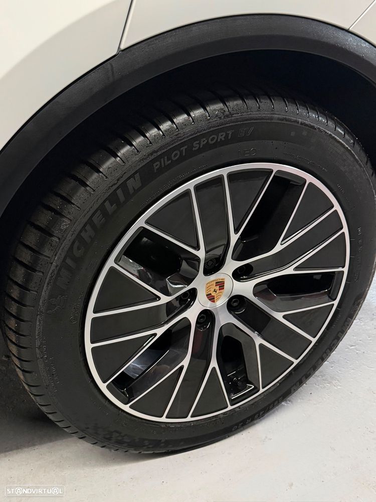 Porsche Macan Electric - 7