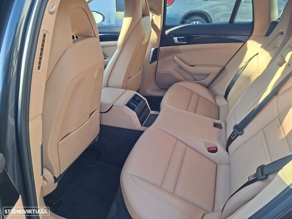 Porsche Panamera Sport Turismo - 13