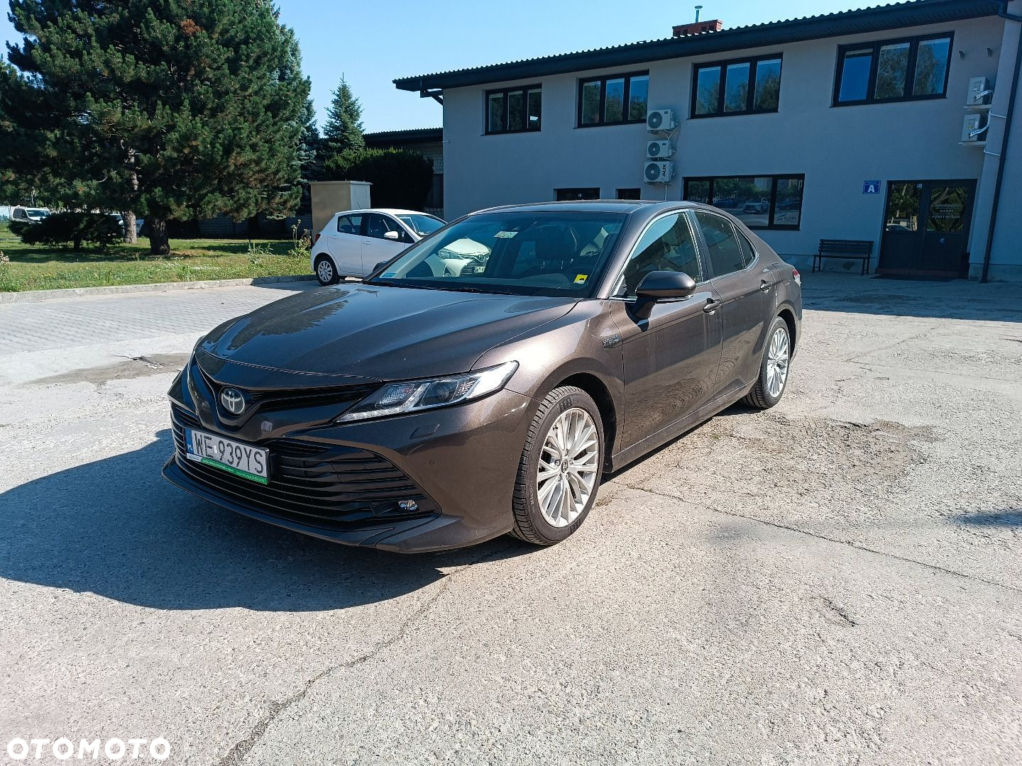Toyota Camry - 2