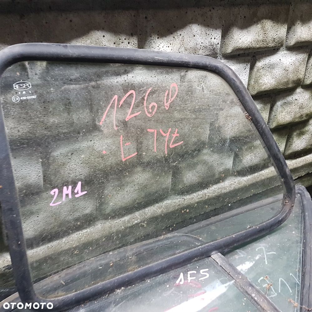 szyba karoseryjna uszczelka szyby fiat 126p maluch 126 p Posiadam prawie wszystkie części do tego modelu - 8