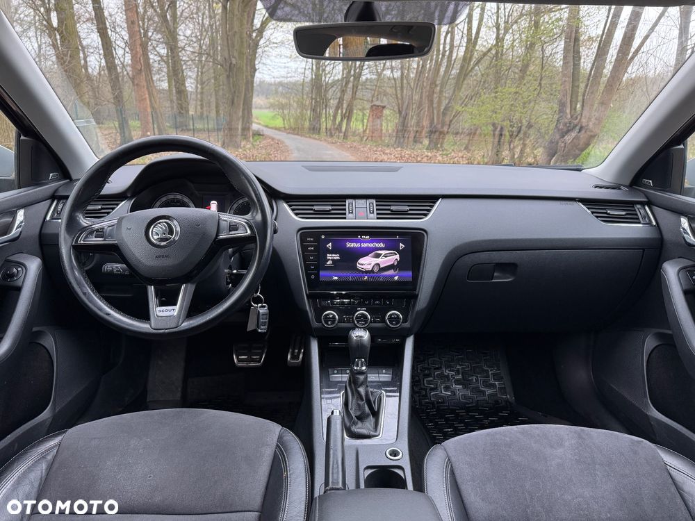 Skoda Octavia 2.0 TDI 4x4 DSG Scout - 16
