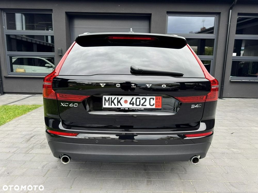Volvo XC 60 B4 D AWD Geartronic Momentum Pro - 17