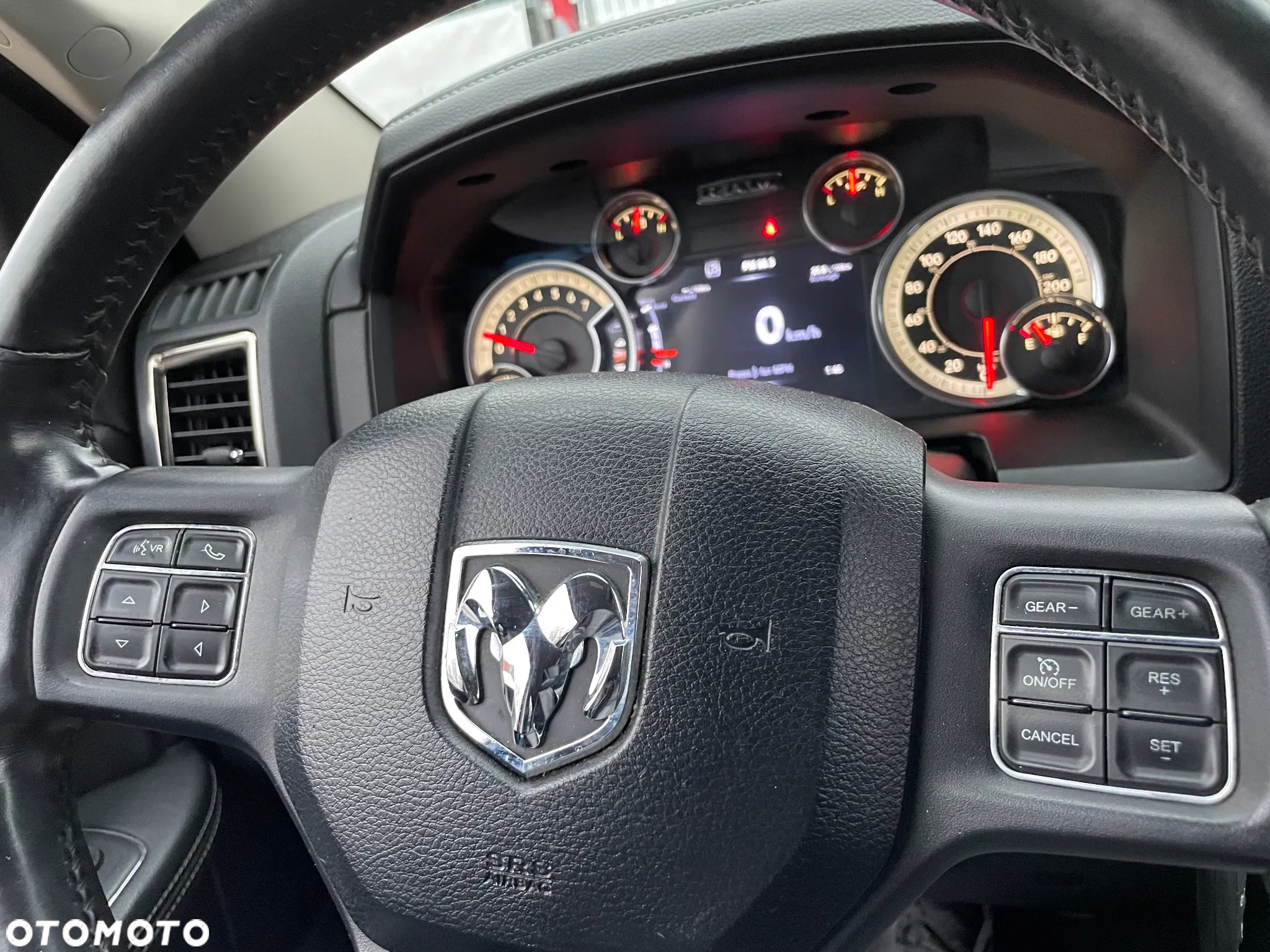 Dodge RAM 1500 5.7 4x4 - 19
