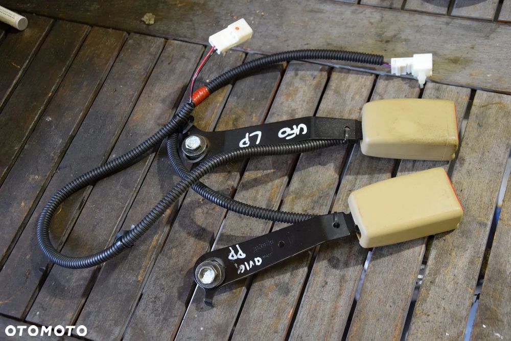 Honda Civic VIII UFO 06-11 Zapinka wpinka pasa bezpieczeństwa przednia z czunikiem prawa / lewa / TYLNA / JASNA KREMOWA BEŻOWA - 3