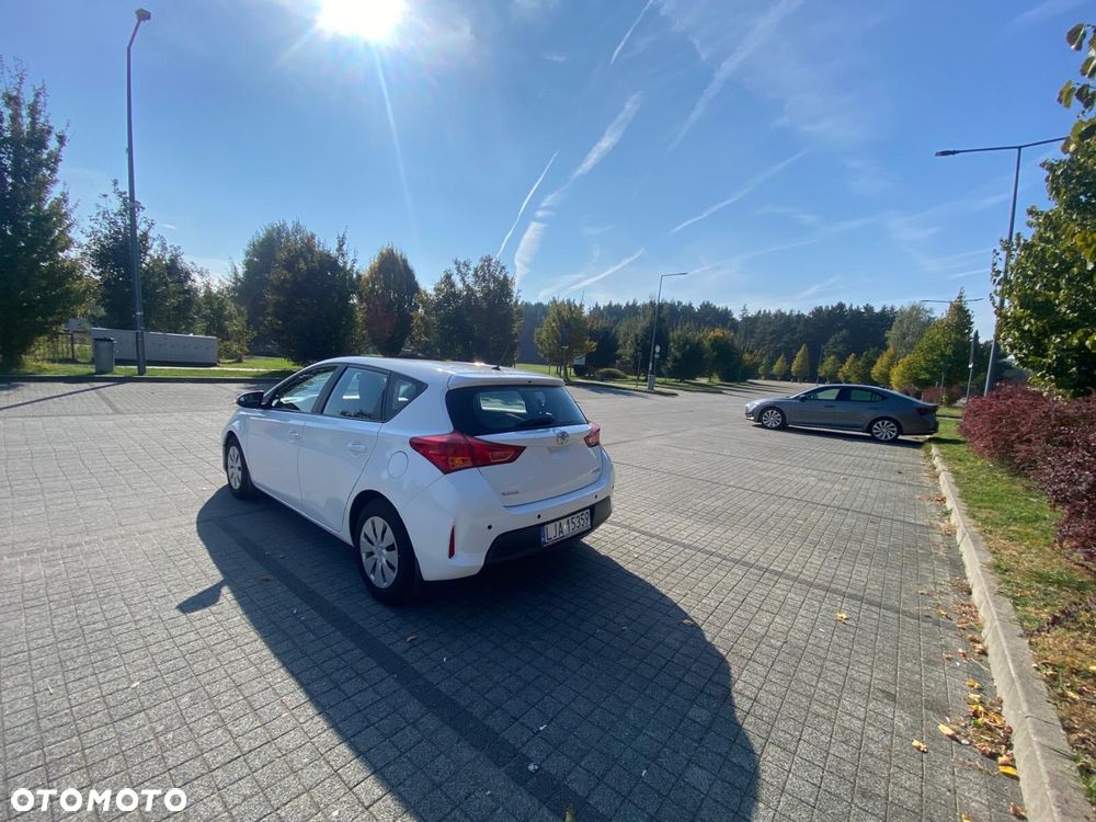 Toyota Auris - 4