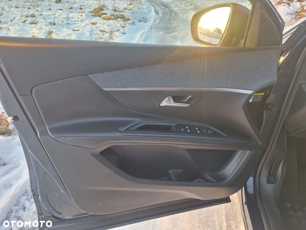 Peugeot 5008 BlueHDi 150 Allure - 19