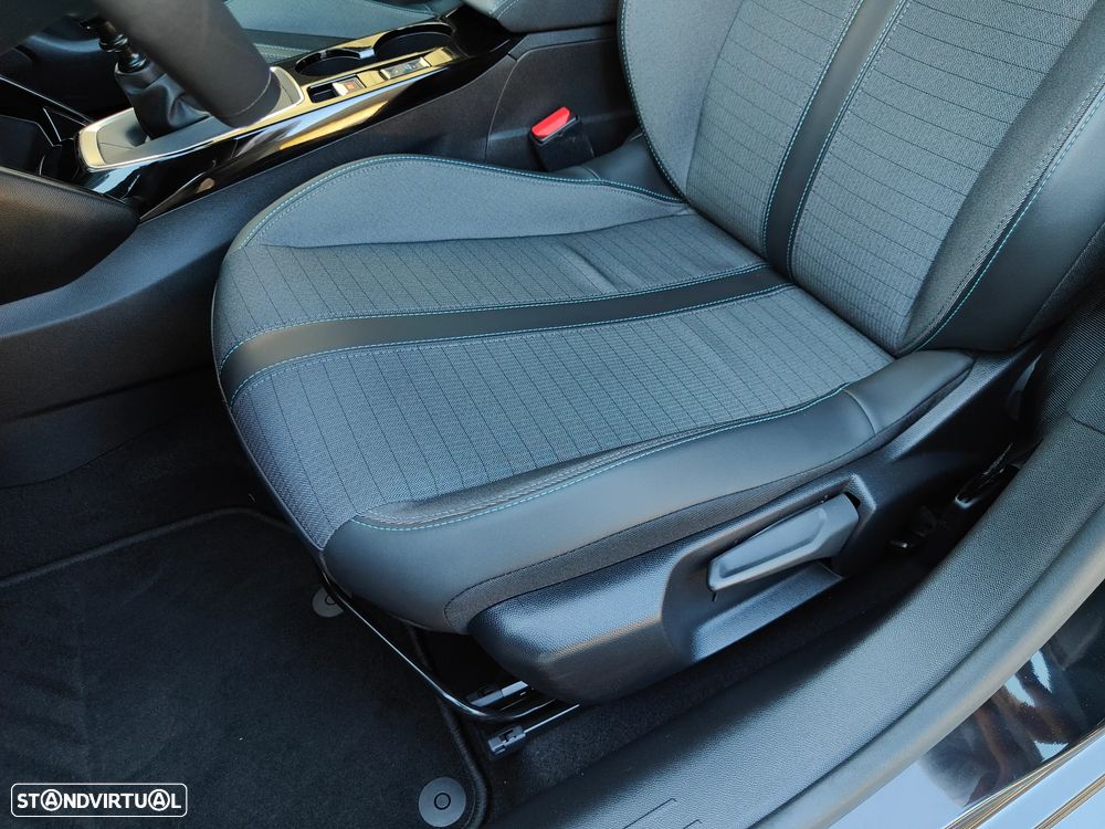 Peugeot 208 1.2 PureTech Allure Pack - 32