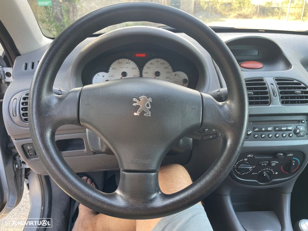 Peugeot 206 1.1 Color Line - 8