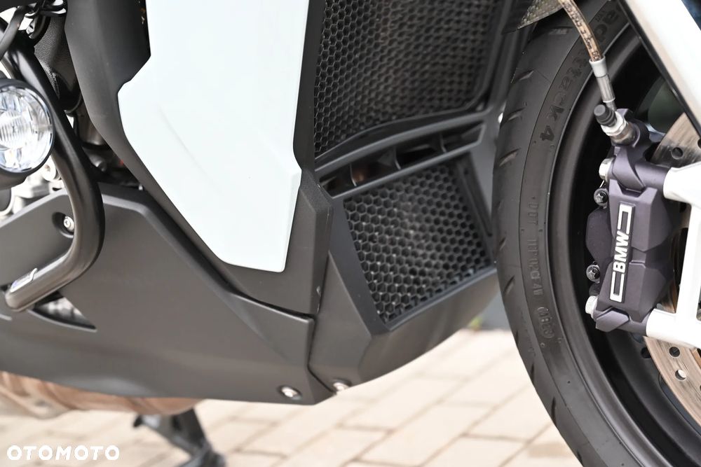 BMW XR - 16