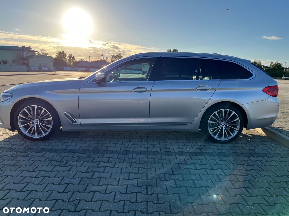 BMW Seria 5 540i xDrive GPF Luxury Line - 9