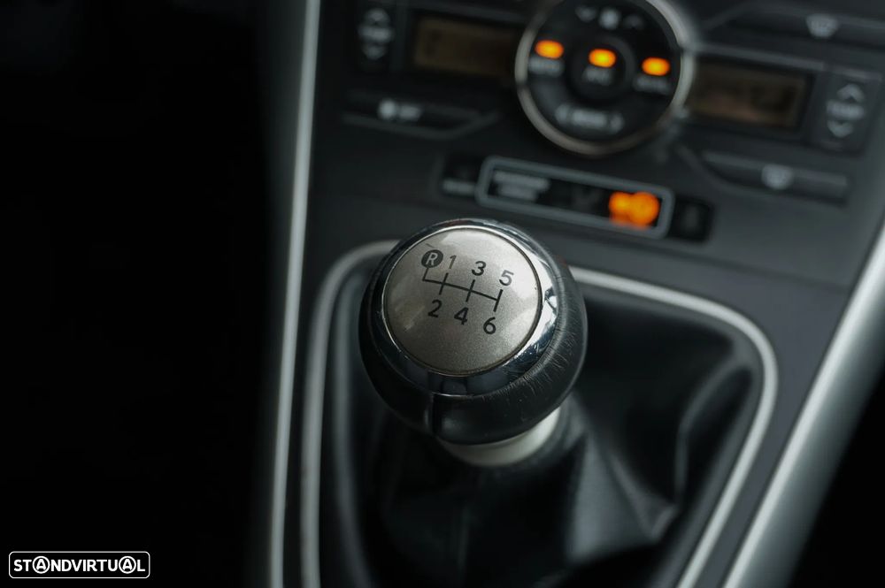 Toyota Auris 1.33 VVT-i Life+ - 31