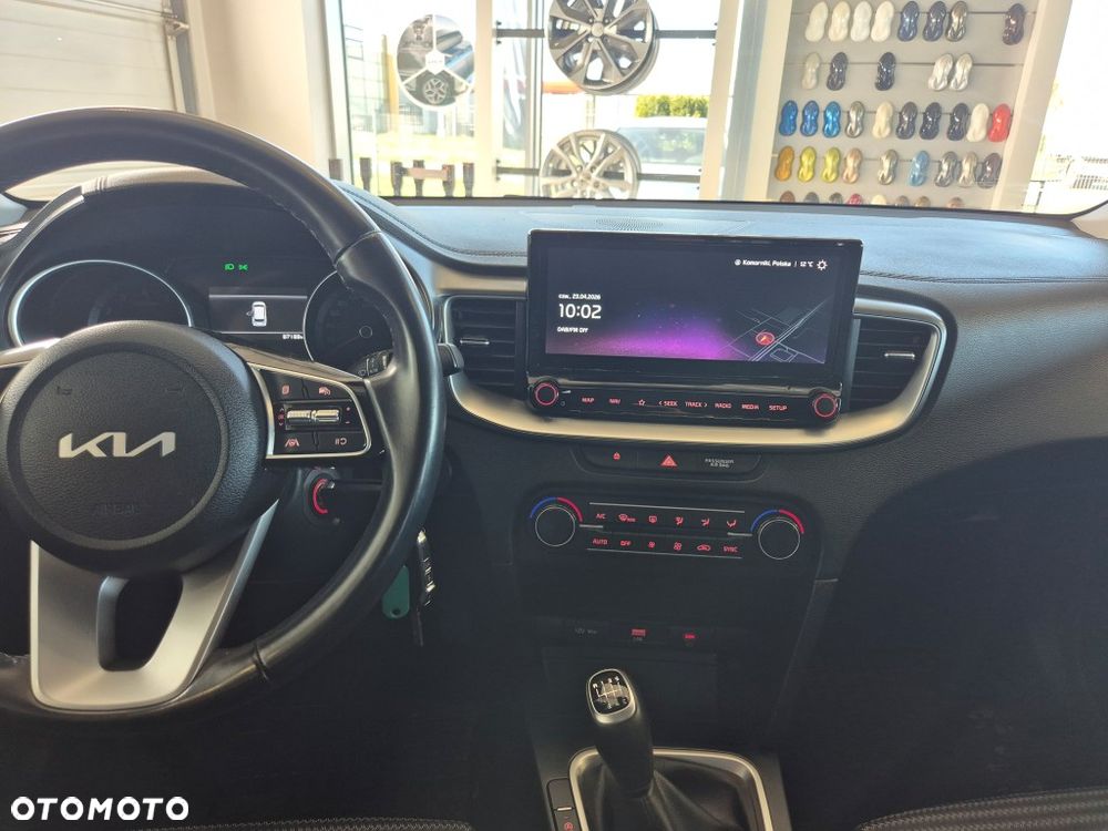 Kia Ceed 1.5 T-GDI M - 14