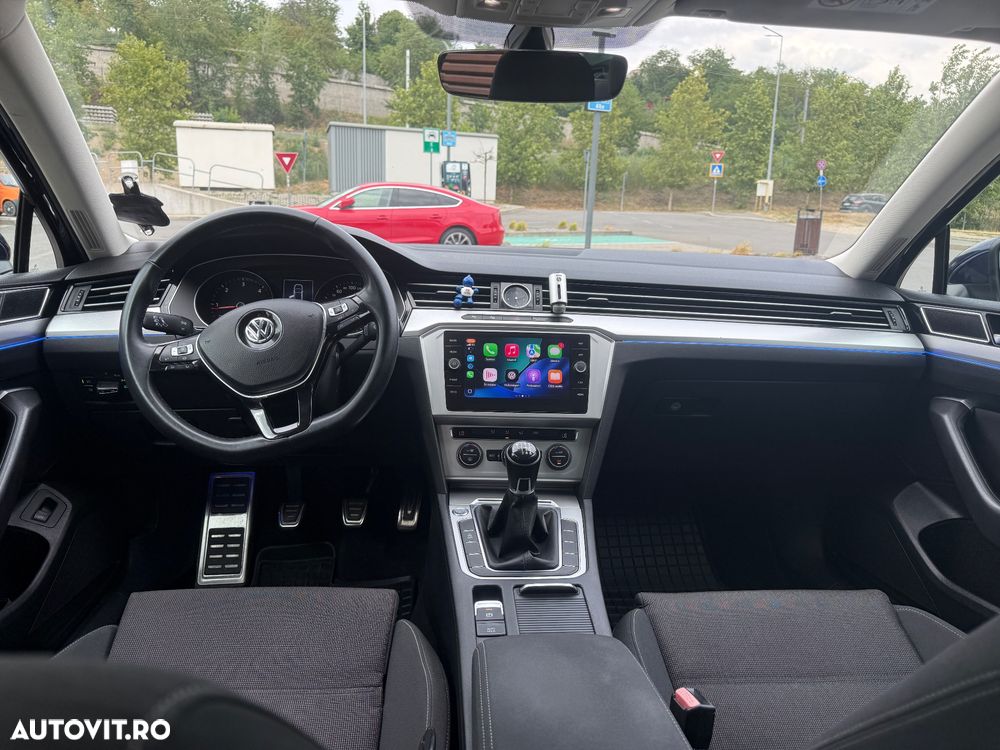 Volkswagen Passat 2.0 TDI Comfortline - 9