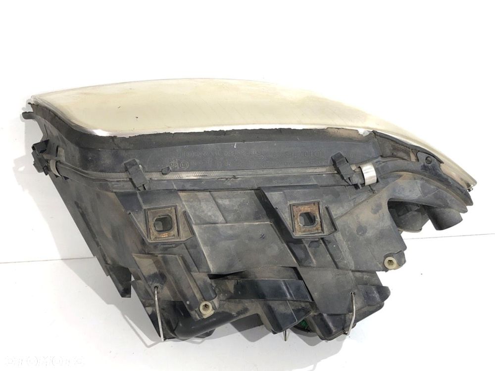 REFLEKTOR PRAWY PRZÓD XENON  AUDI A6 C5 Avant (4B5) 1997 - 2005 2.5 TDI 120 kW [163 KM] olej - 2