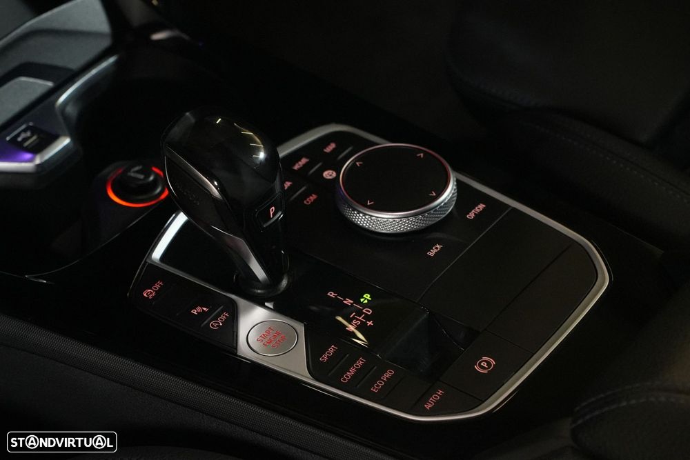 BMW 116 d Pack Desportivo M Auto - 26