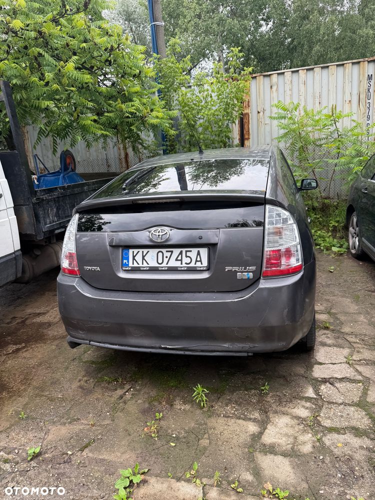 Toyota Prius - 3