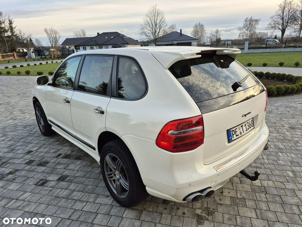Porsche Cayenne - 4
