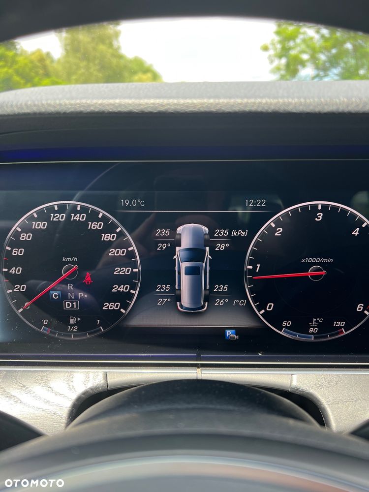 Mercedes-Benz Klasa E 220 d 9G-TRONIC - 10