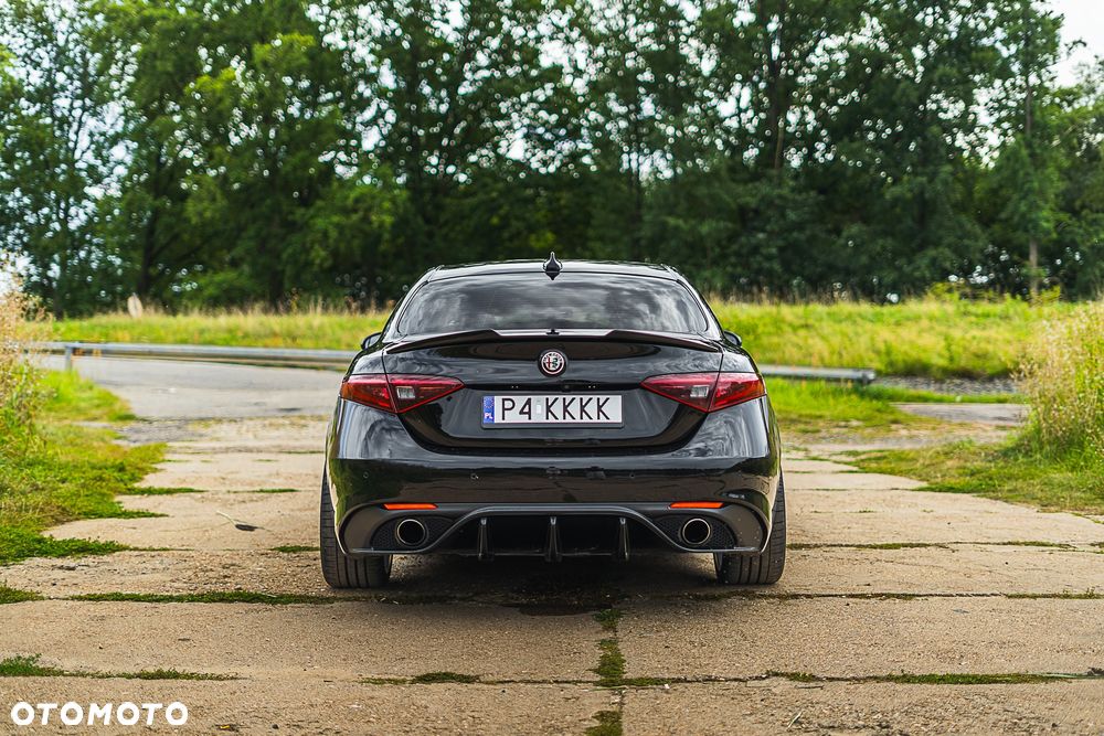 Alfa Romeo Giulia 2.0 Turbo 16V AT8-Q4 Veloce - 2