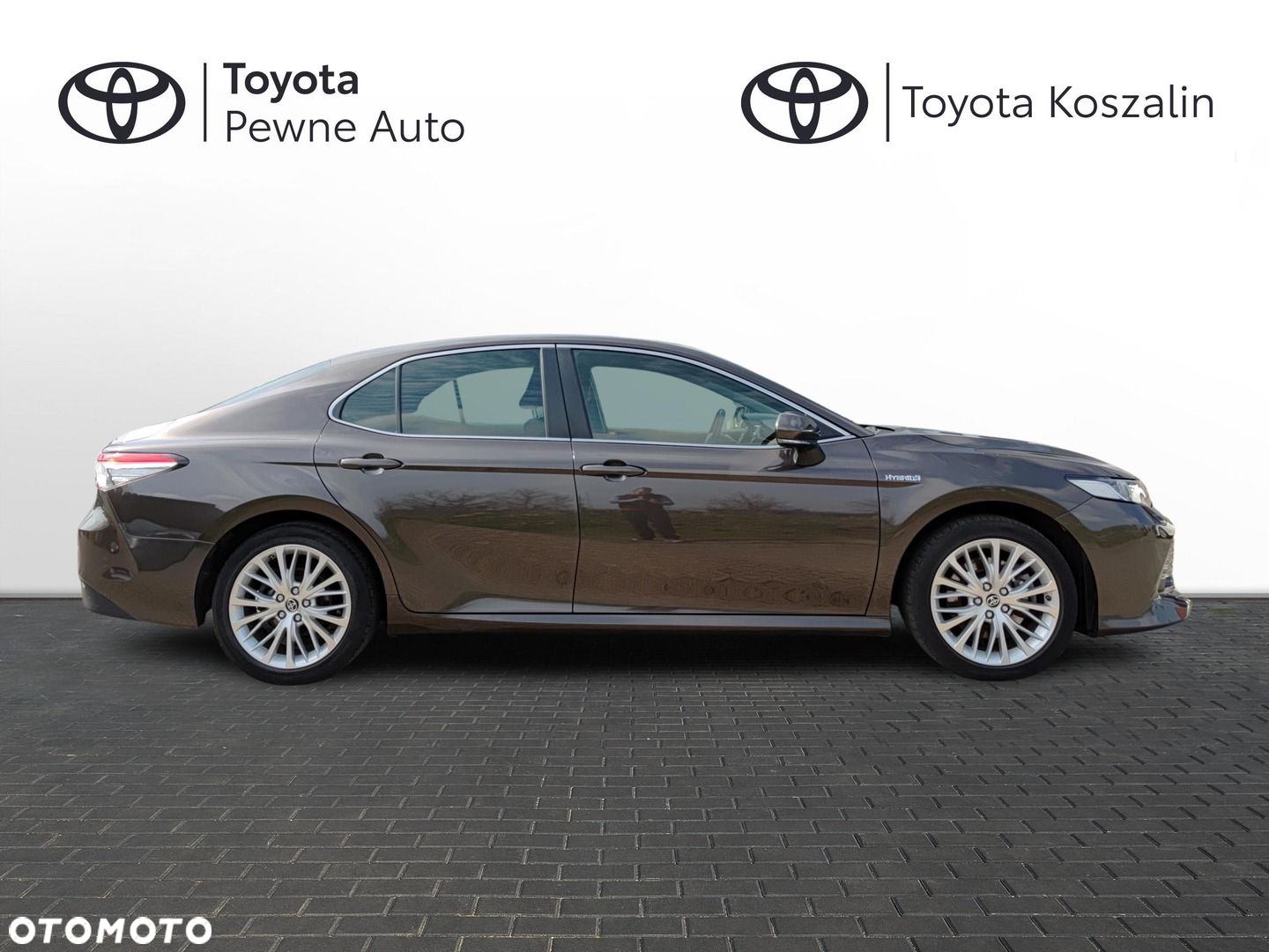 Toyota Camry - 24