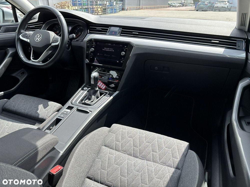 Volkswagen Passat - 15