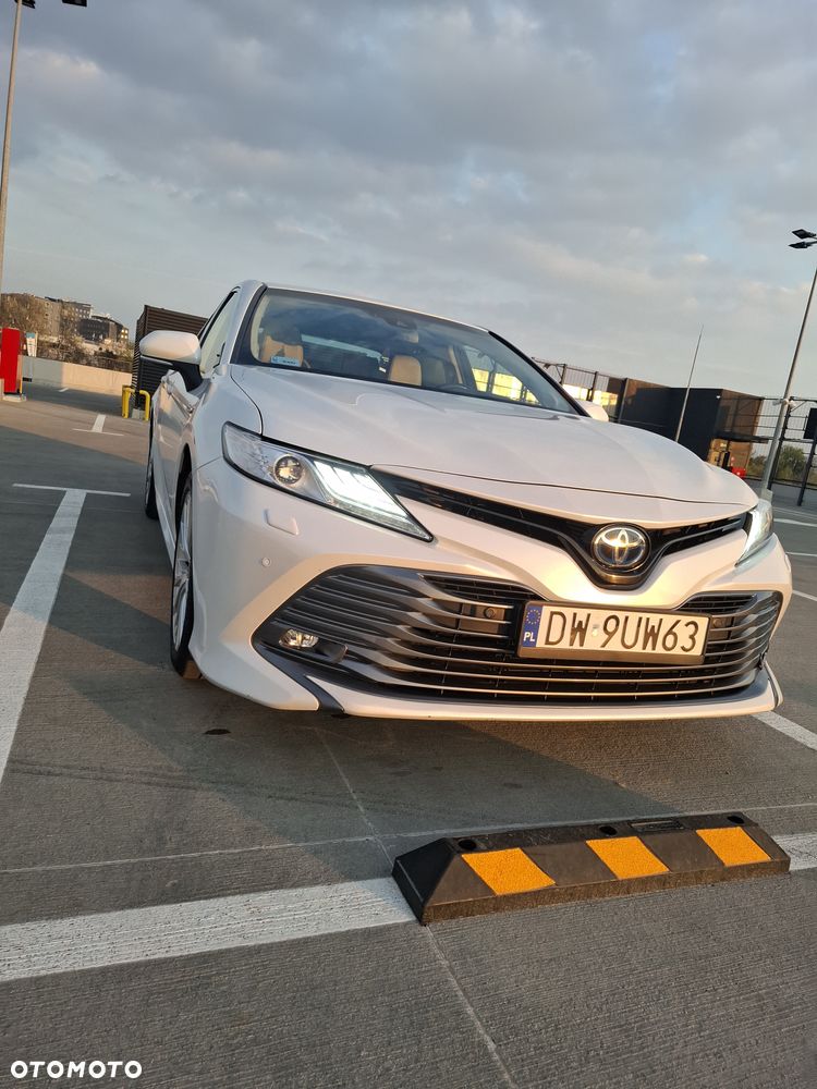 Toyota Camry - 1
