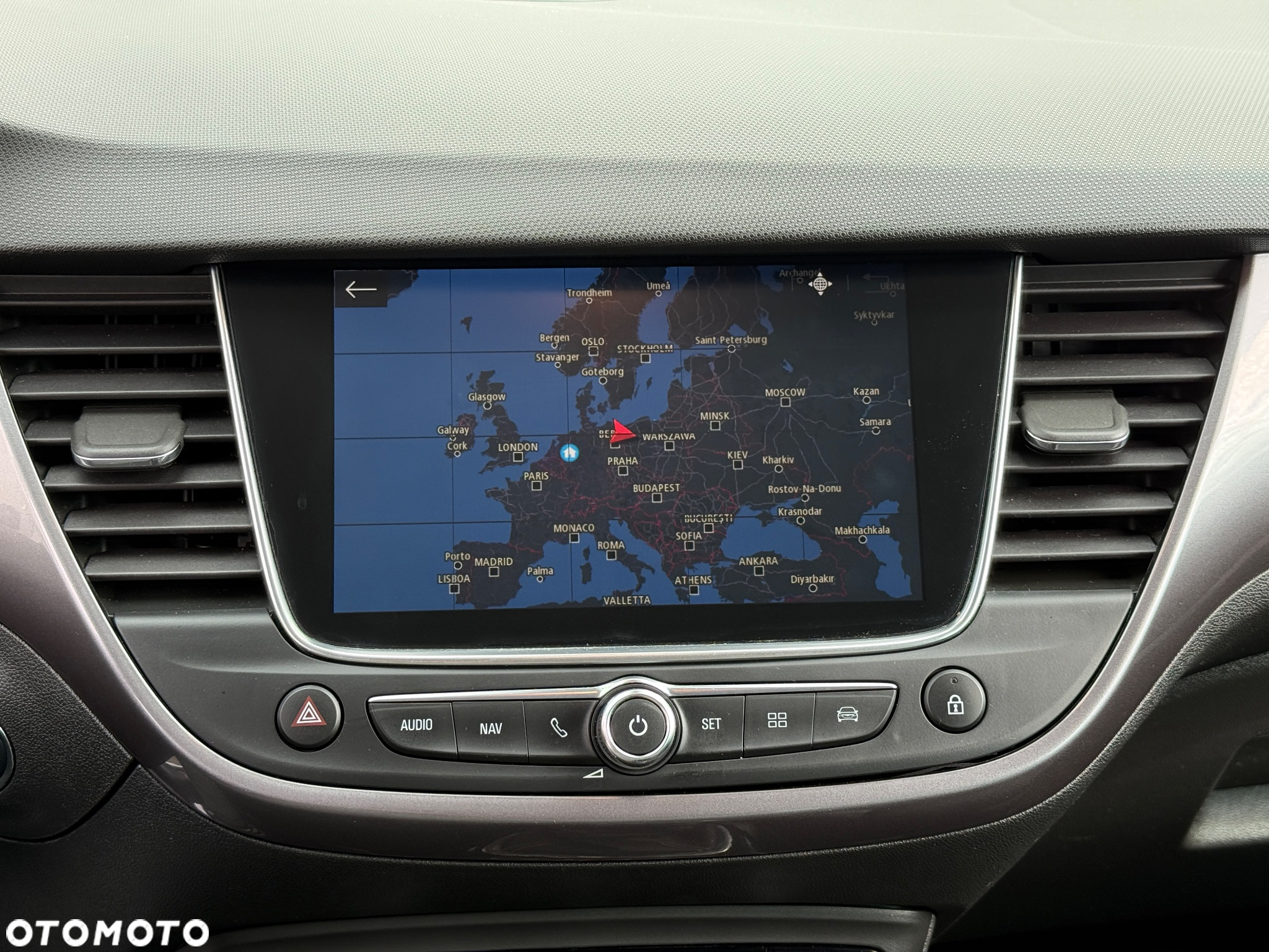 Opel Crossland X - 21