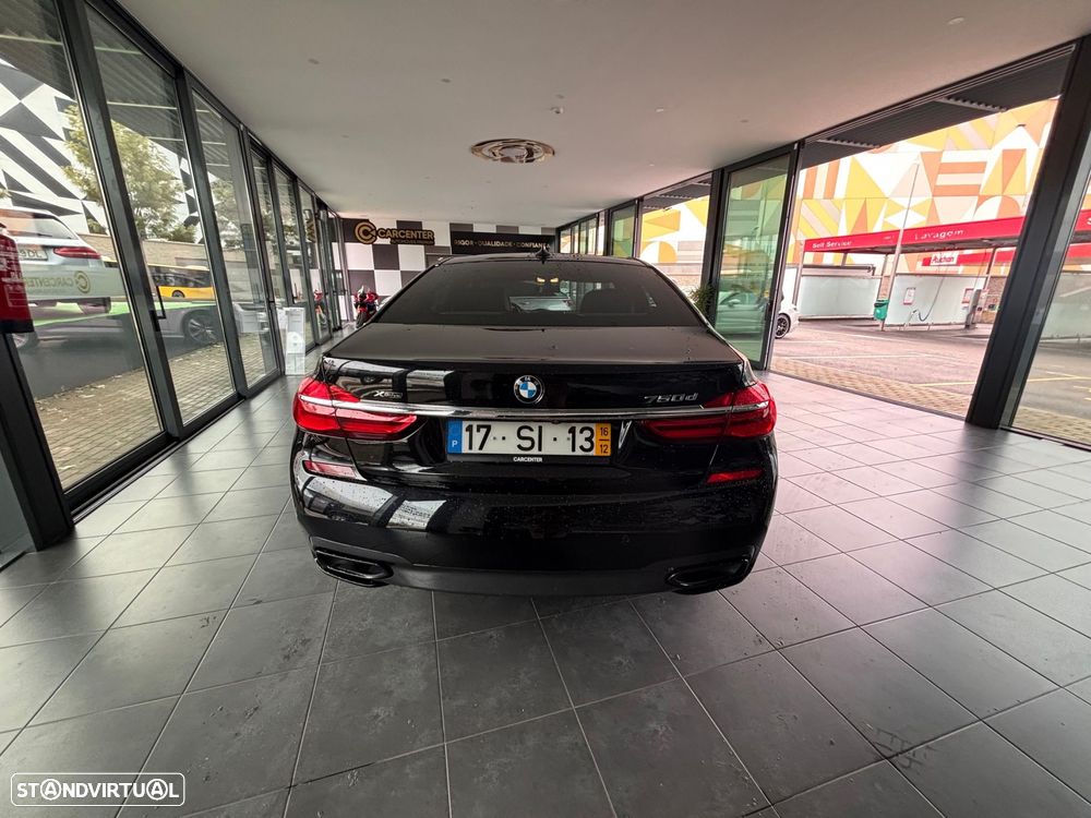 BMW 750 d xDrive Pack M - 13