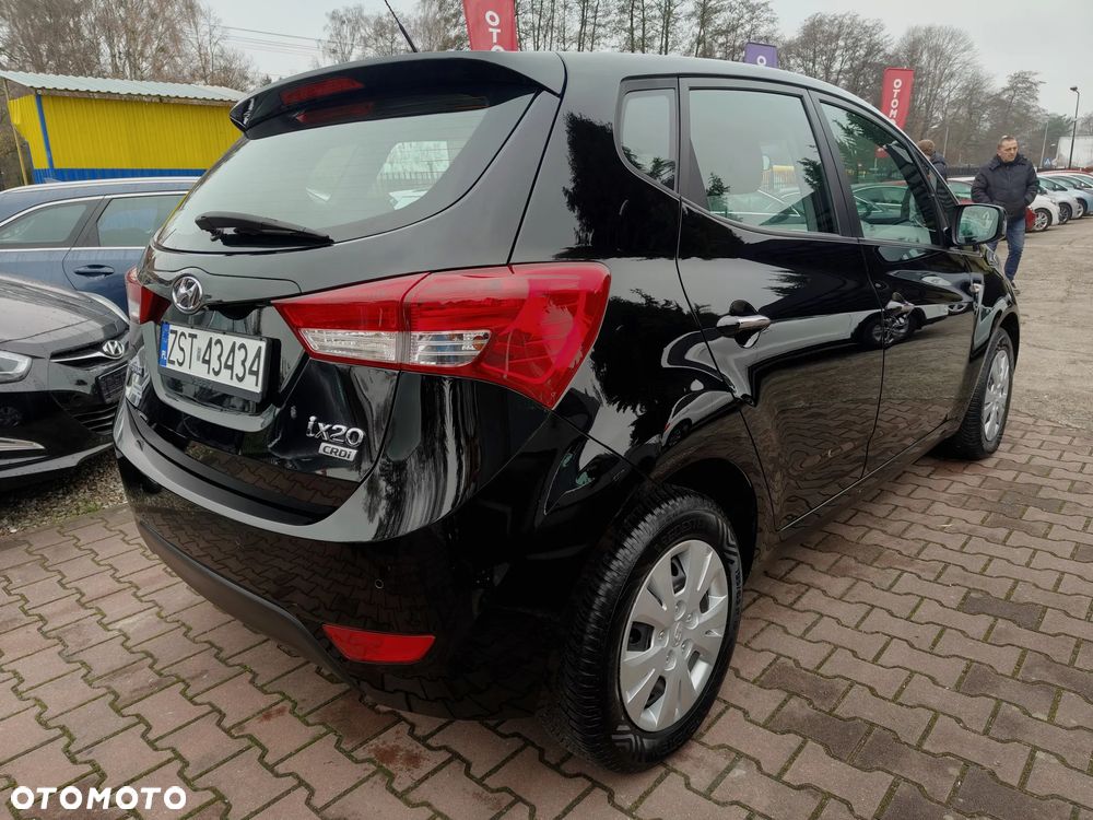 Hyundai ix20 1.6 CRDi Fifa World Cup Edition - 10