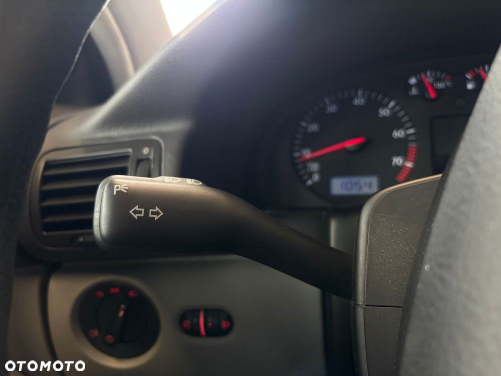 Volkswagen Passat - 13
