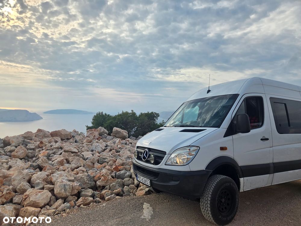 Mercedes-Benz Sprinter - 2