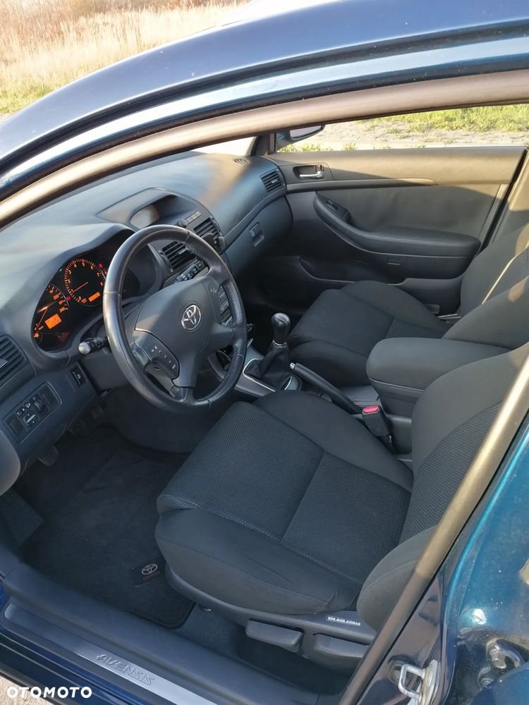 Toyota Avensis 1.8 VVT-i Combi - 8