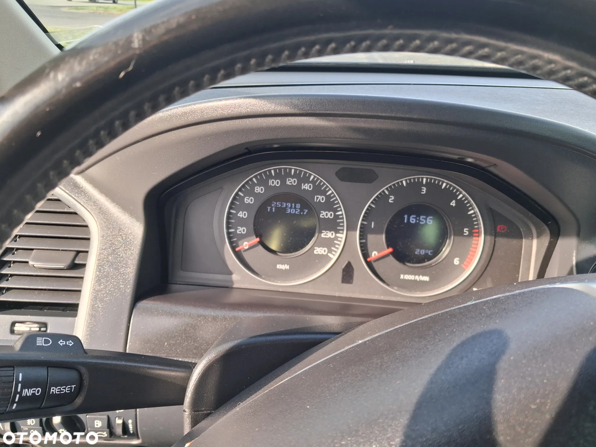 Volvo XC 60 2.4D - 9