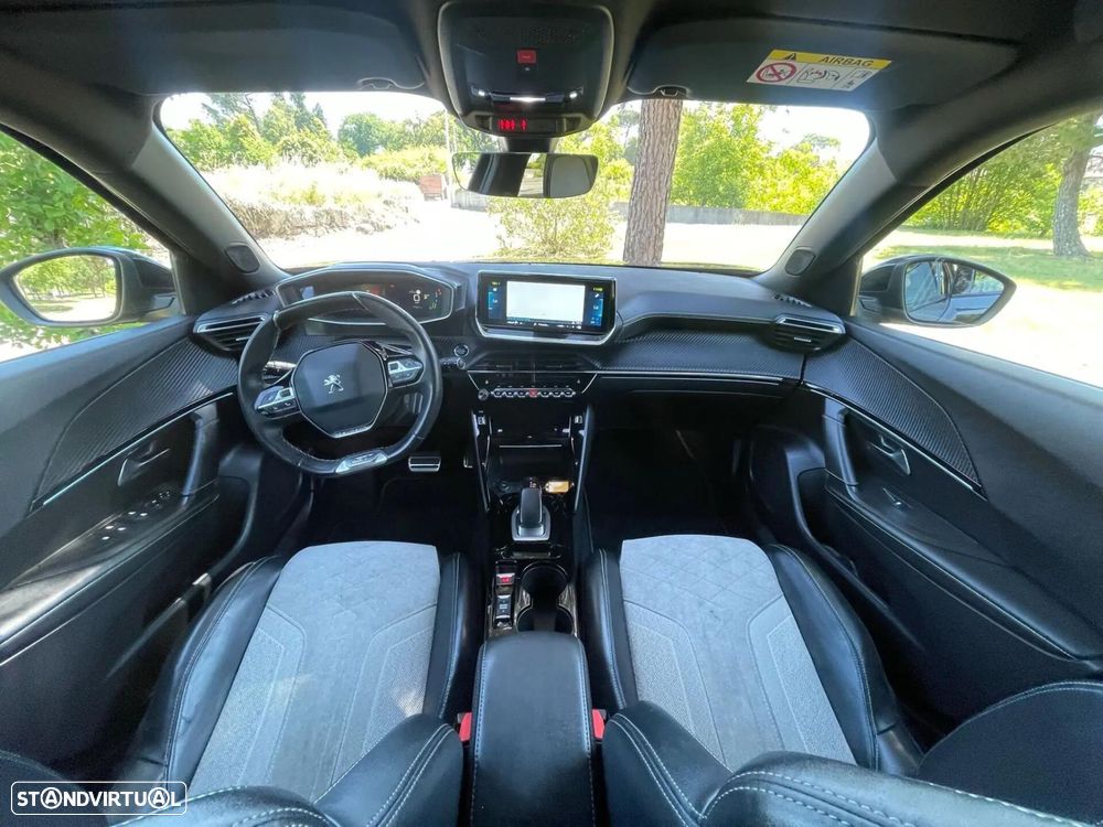 Peugeot e-2008 GT - 29